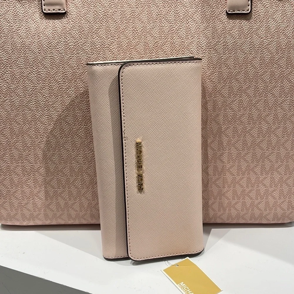 MICHAEL KORS JET SET TRAVEL LARGE TRIFOLD WALLET POWDER BLUSH COLOR
